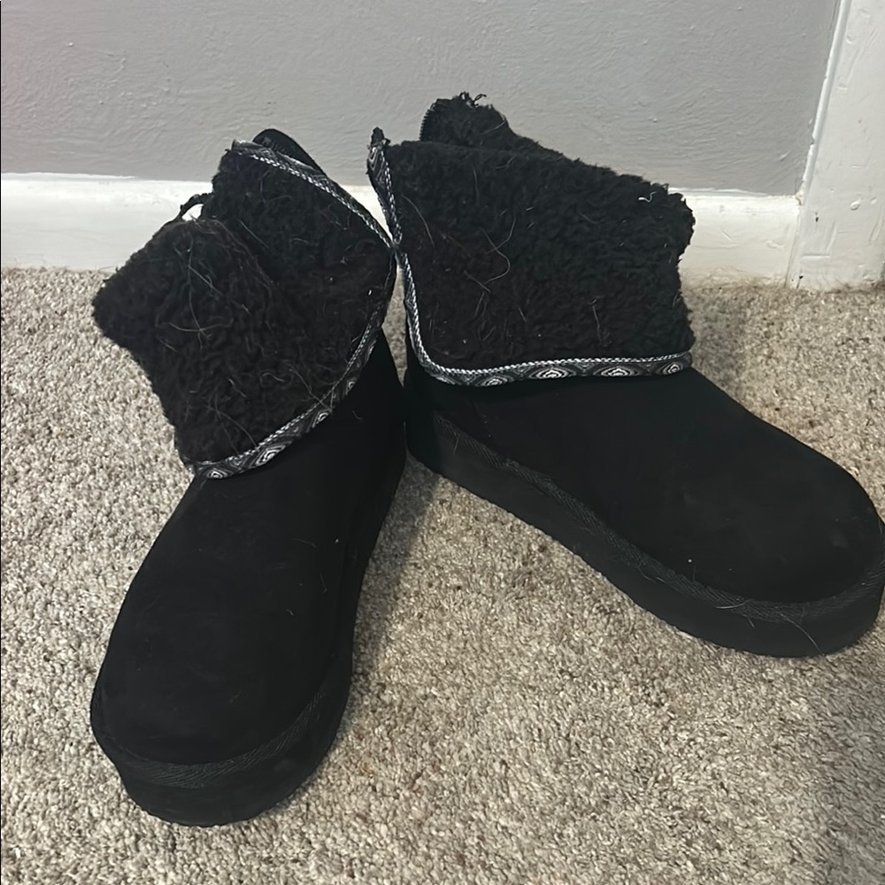 Women's Black Shearling Boots